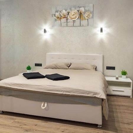 Apartamento Жк Светлопарк Kiev Exterior foto